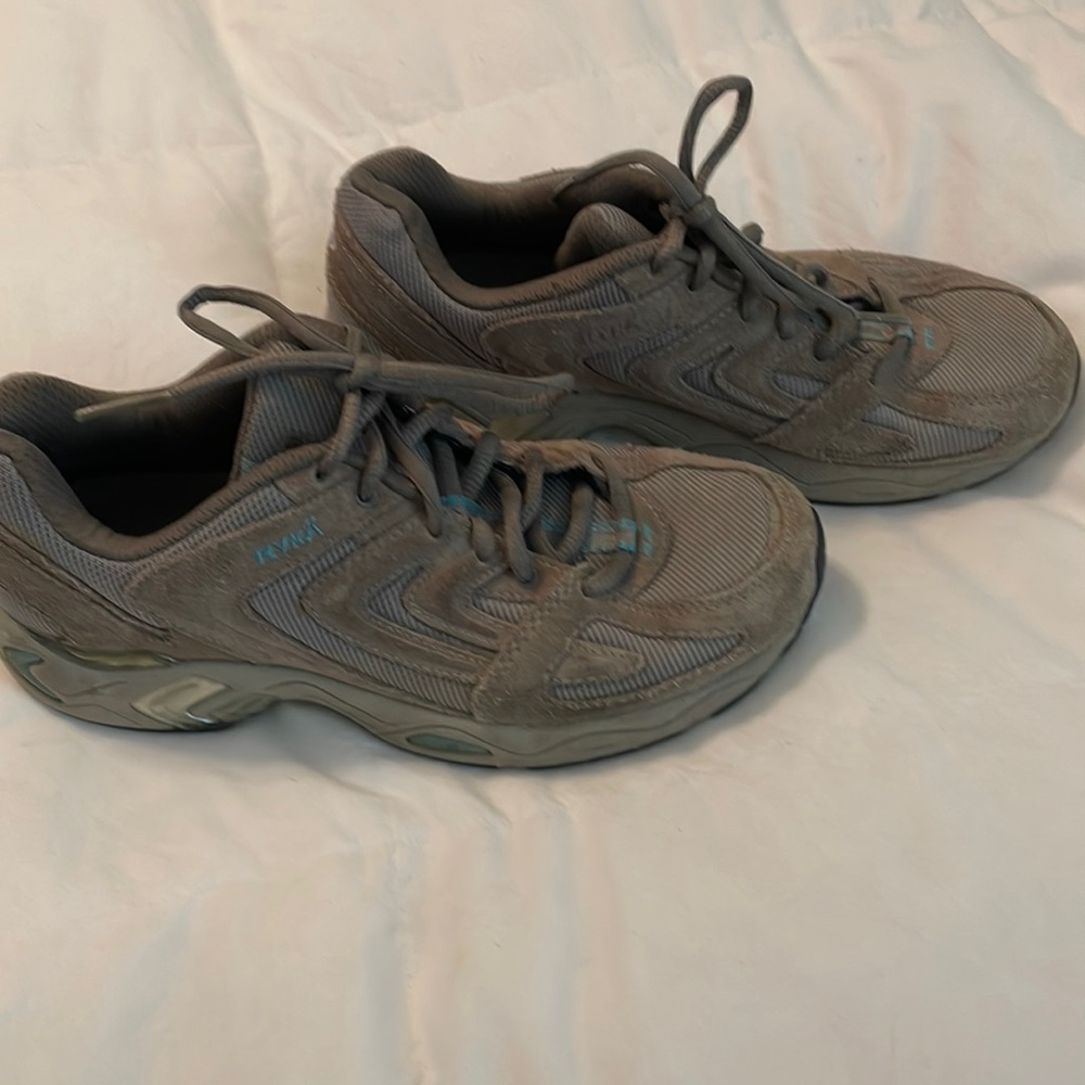 Tula hiking sneaker